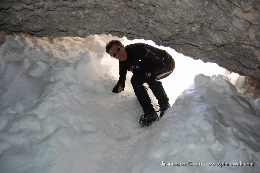 14 L'accesso è ostruito dalla neve.jpg